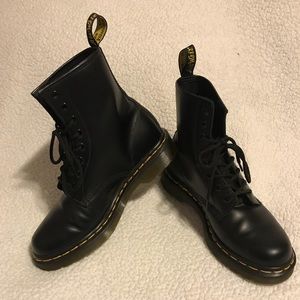DR. MARTENS